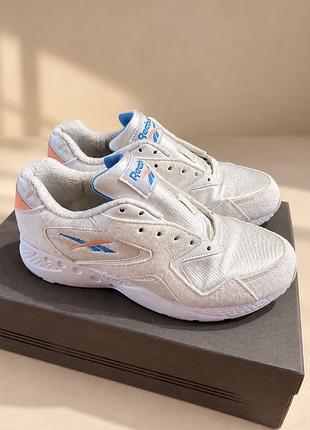 Кросівки reebok білі з помаранчевим і синім