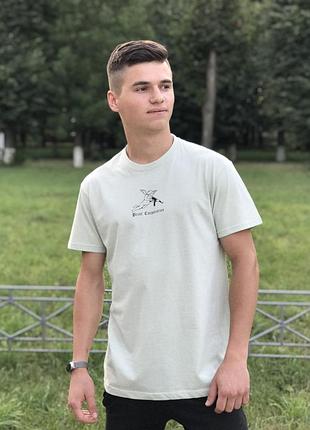 Мужская футболка унисекс с рисунком ангела с автоматом.