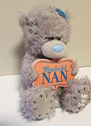 Плюшевый медвежонок tatty teddy (бренд me to you) из праздничной коллекции, высотой около 15 см, с табличкой «wonderful nan».