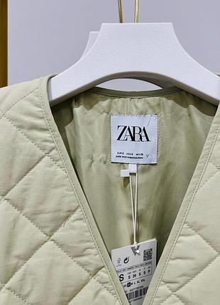 Легкий бомбер на zara 4