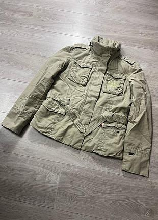 Женская куртка levis