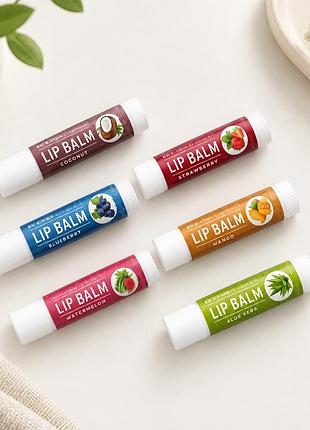 Питательный ароматизированный бальзам для губ lip balm в ассортименте