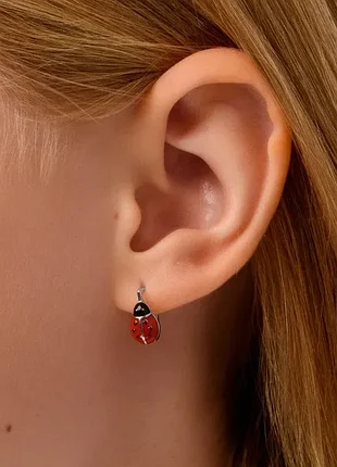 Серебряные детские серьги божа коровка