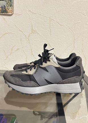 Жіночі кросівки new balance 327