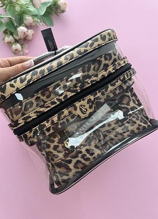 4 в 1 набор косметичек 4-piece makeup bag leopard victoria’s secret большая прозрачная косметичка с ручкой вмещает три других