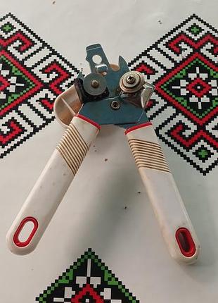 Ручной консервный нож
