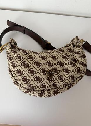 Сумка жіноча guess хобо текстильна коричнева з візерунком