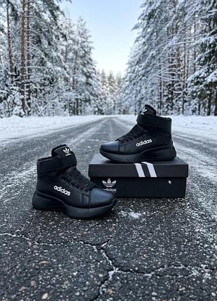 Женские зимние кроссовки adidas/черные кожаные ботинки алидас