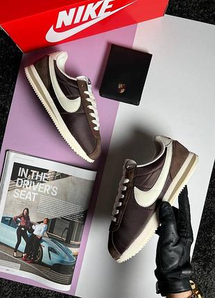 Жіночі кросівки nike cortez w brown white 37
