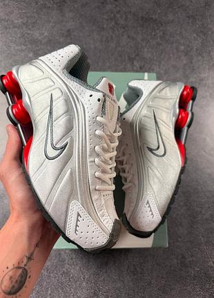 Кросівки nike shox r4 grey red white 3