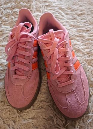 Кроссовки adidas,натуральна замша