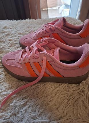 Кроссовки adidas,натуральна замша 6