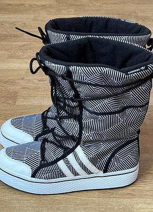 Зимові чоботи adidas 40 розміру в ідеальному стані