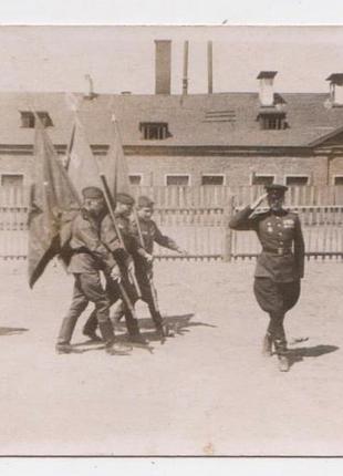 Радянські окупаційні війська у німеччині = фото надруковане на трофейному папері agfа = 1940-і р.