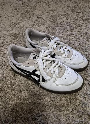 Кеди asics білі