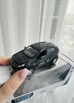 Автомодель technodrive kia sportage r 2