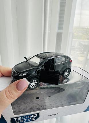 Автомодель technodrive kia sportage r 3