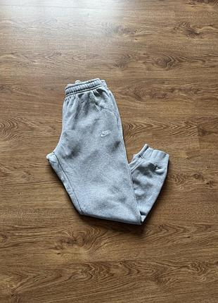 Чоловічі спортивні штани nike базові сірі розмір m