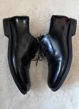 Шкіряні чорні дербі cos black derbies leather