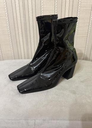 Лаковані ботильйони zara 9