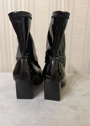 Лаковані ботильйони zara 8