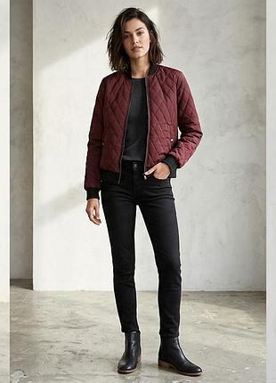 Куртка-бомбер vero moda жіноча стьобана винна