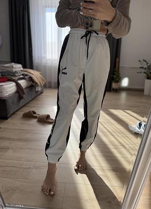 Жіночі спортивні штани puma білі