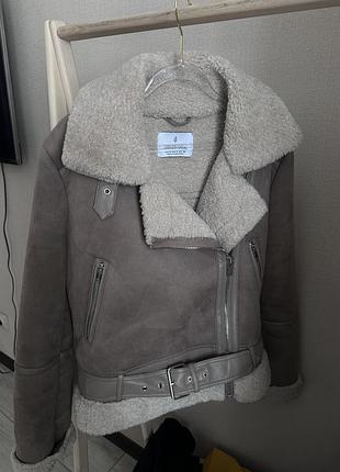 Жіноча дублянка stradivarius s, куртка авіатор, бежева