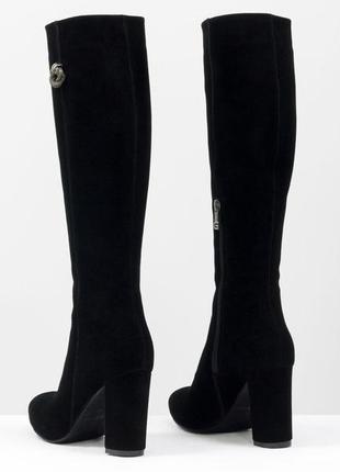 Замшевые черные стильные сапоги на каблуке в любом цвете4 фото