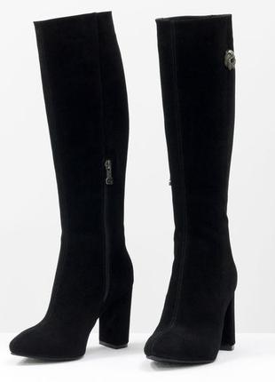 Замшевые черные стильные сапоги на каблуке в любом цвете5 фото