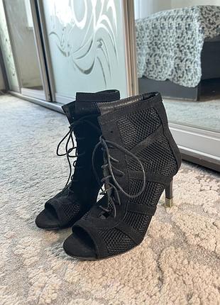 Жіночі туфлі для high-heels чорні зі шнурівкою