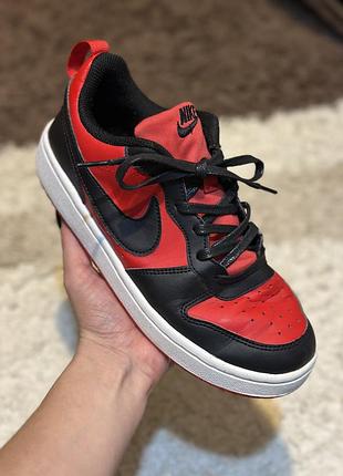 Оригінальні кросівки nike court 36 розмір (23см) б/в