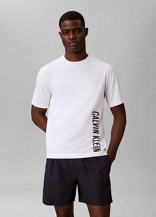 Футболка чоловіча calvin klein біла з написом