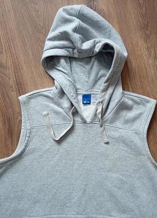 Брендовая безрукавка худи reebok. 4