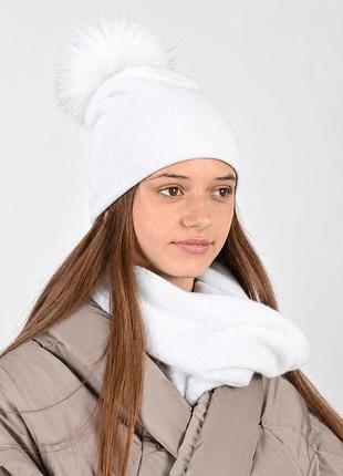 Стильный комплект шапка и хомут / белый