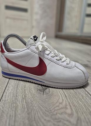 Класичні оригінальні шкіряні кросівки nike cortez,40 розмір
