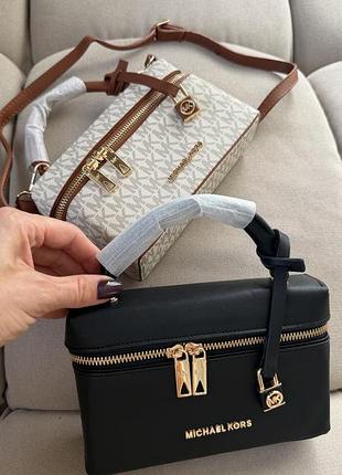 Клатч kors