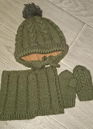 Дитячий в'язаний комплект ручної роботи (шапка, снуд та варежки)