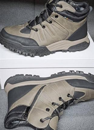 Зимові черевики 40-45р dfy 2