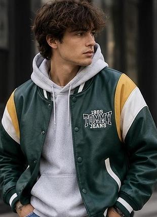 Стильный бомбер tommy jeans letterman — университетский стиль и премиум-комфорт!