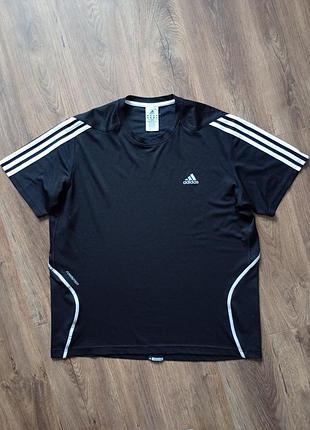Брендовая футболка adidas.