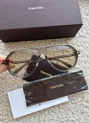 Сонцезахисні окуляри tom ford авіатори сірі з фотохромними лінзами