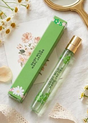 Marc jacobs daisy wild парфумована вода мініатюра 10 мл