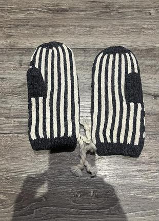 Варежки женские