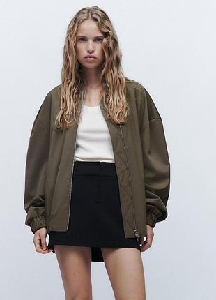 Стильний бомбер zara