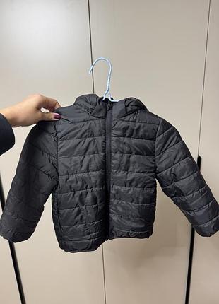 Куртка дитяча h&m демісезонна стьобана з капюшоном чорна