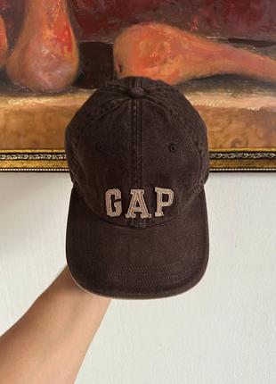 Коричневая кепка gap оригинал