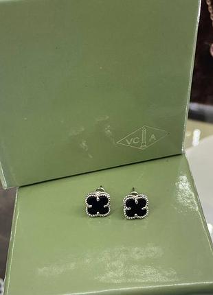 Сережки van cleef & arpels конюшина сріблясті з оніксом  пусети міні