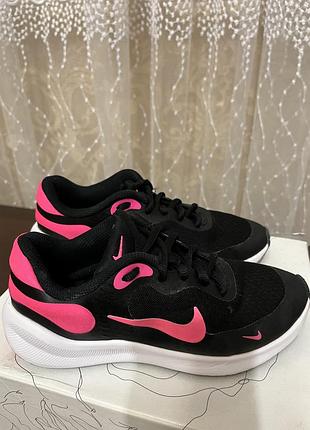 Дитячі кросівки для дівчинки nike revolution 7