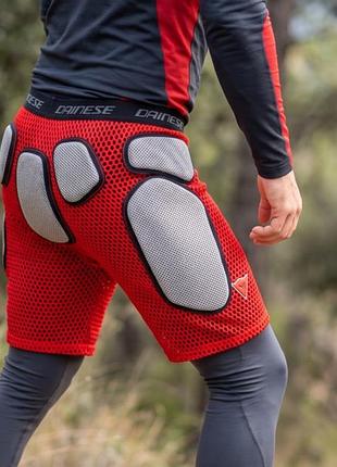 Защитные шорты dainese (для мото, сноуборда, лыж, маунтенбайка)